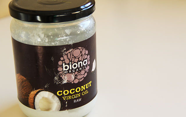 10 reasons why Coconut Oil is awesome in beauty