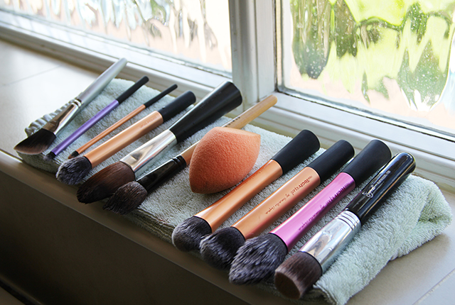 TOP TIPS : Makeup Brush Cleaning